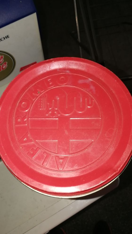 BOTE METÁLICO ALFA ROMEO