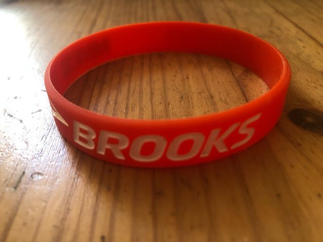 Pulsera de la marca Brooks