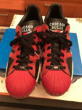 adidas superstar chicago bulls