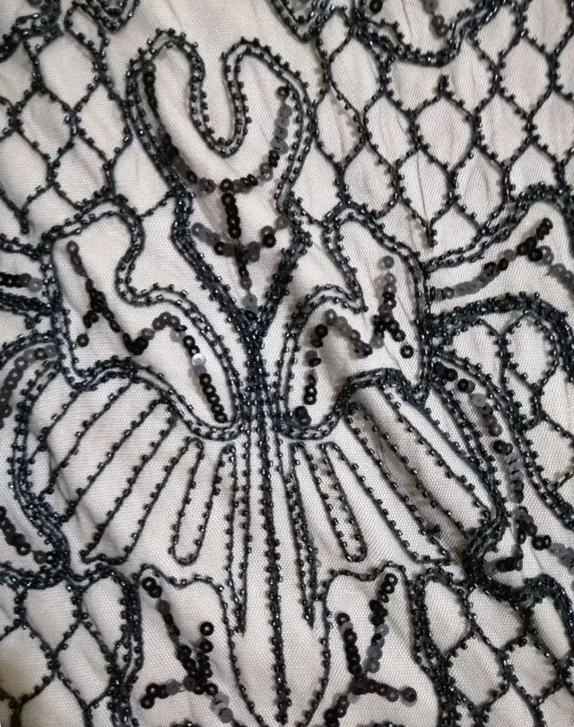 Vestido de Fiesta Lentejuelas y Bordado. 