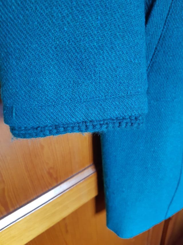 Abrigo de paño verde doble botonadura