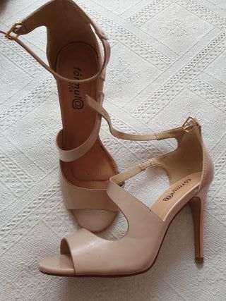 Sandalias formula joven de segunda mano por 15 EUR en Madrid en WALLAPOP