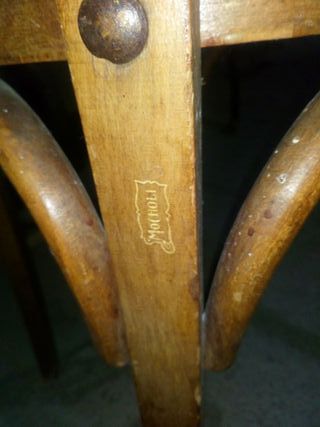 DOS SILLAS ANTIGUAS MOCHOLI