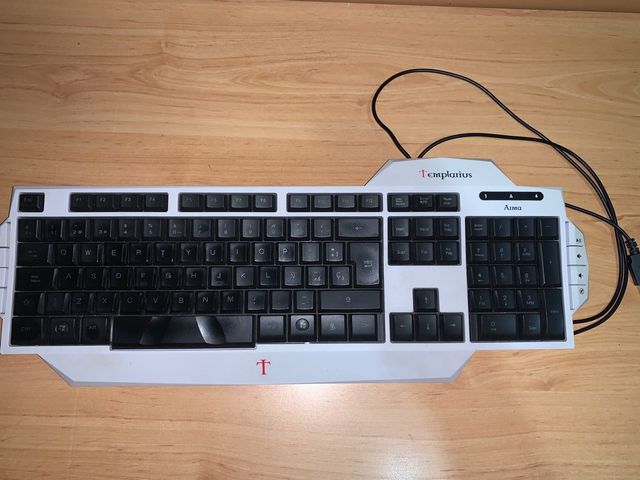 Teclado Templarius USB