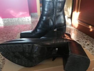 REBAJAS!! Botines piel Gloria Ortiz 38 de segunda mano por 25 EUR en  Zaragoza en WALLAPOP
