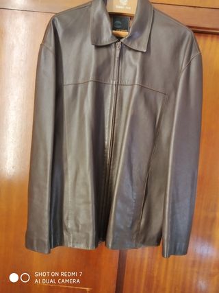 Cazadora piel Easy Wear en perfecto estado.T 52 de segunda mano por 35 EUR  en Barcelona en WALLAPOP