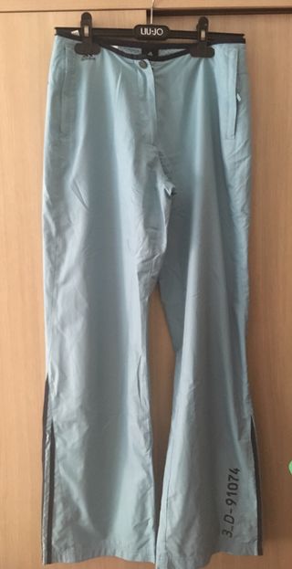 Pantalón chándal tactel de segunda mano por 10 EUR en Castellón de la Plana  en WALLAPOP