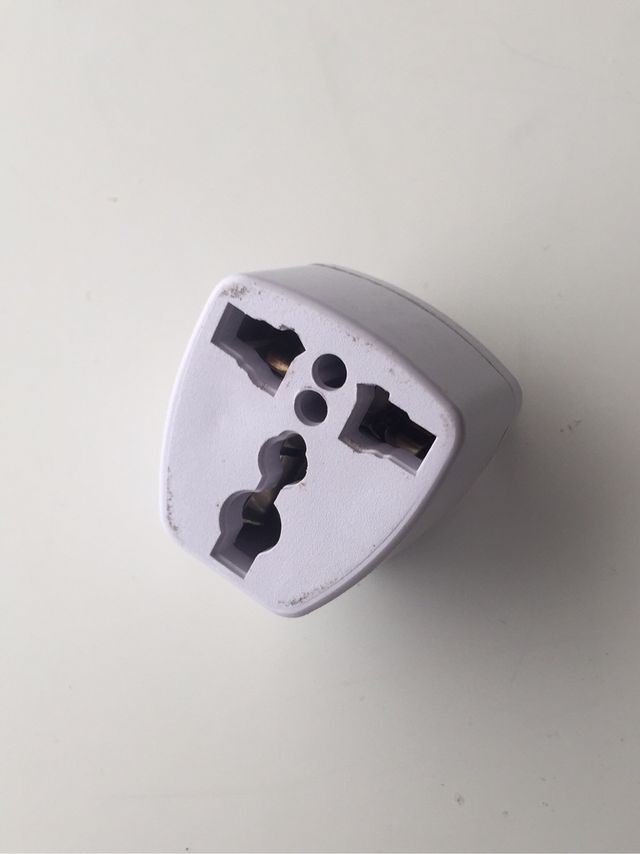 Adaptador enchufe viaje