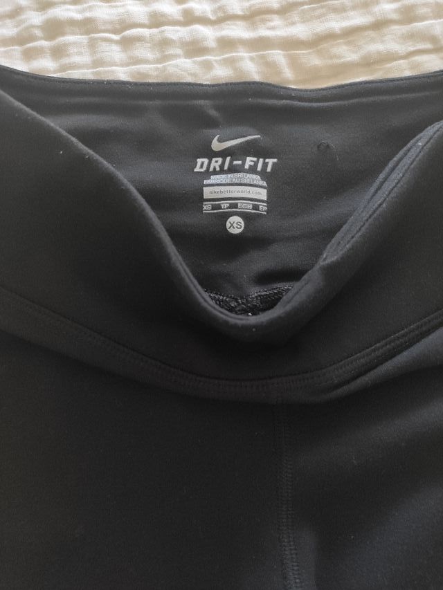 pantalón Nike usado