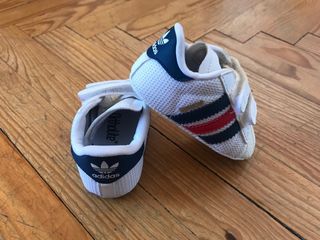 adidas superstar rojas con piñas