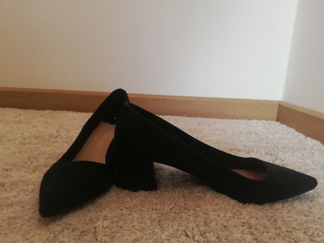 Se venden zapatos tacón bajo