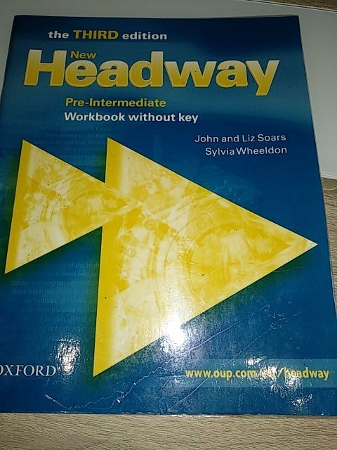 libro NEW HEADWAY PRE- INTERMEDIATE