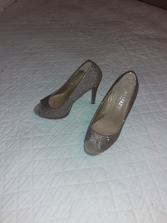 zapatos dorados,n°38 una sola puesta.