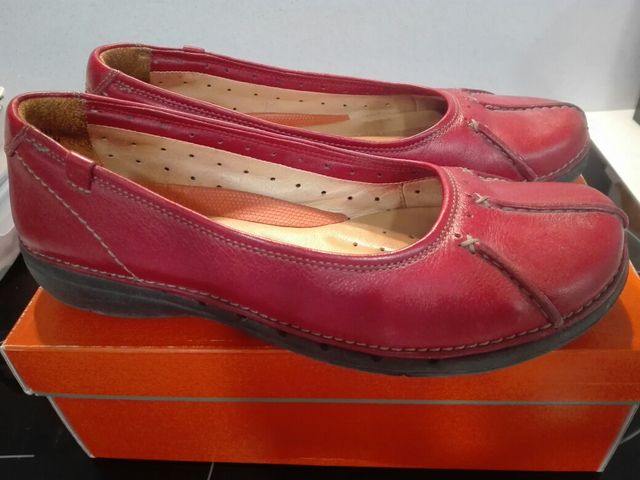 Sospechar Perforar cuenca Zapatos rojos Clarks talla 40 de segunda mano por 12 € en Pamplona en WALLAPOP Sospechar Perforar cuenca Zapatos rojos Clarks talla 40 de segunda mano por 12 € en Pamplona en WALLAPOP