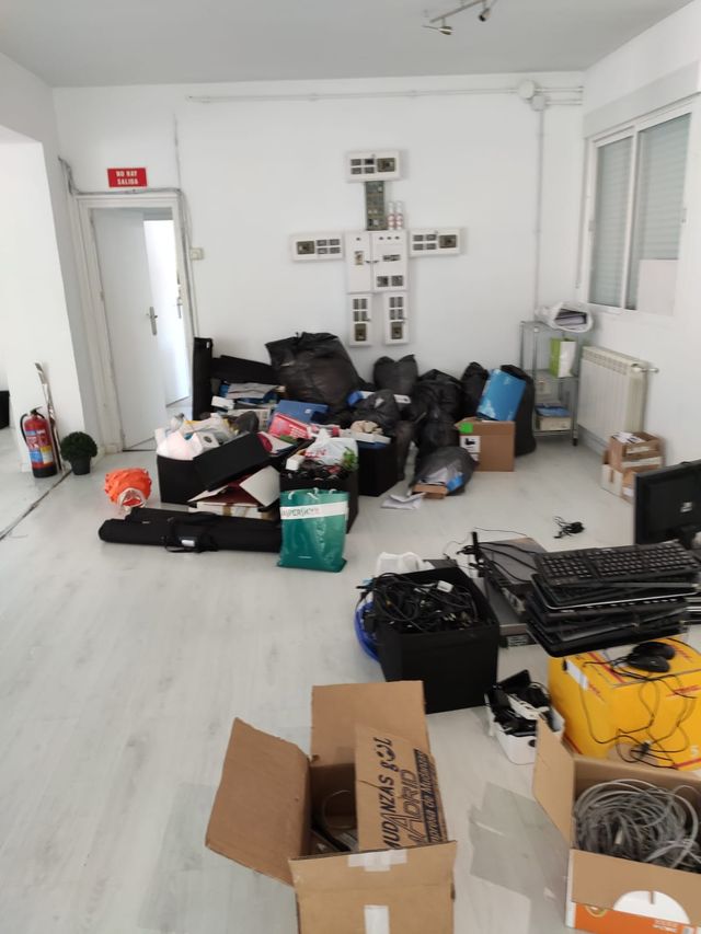 Recogida de ordenadores para tirar