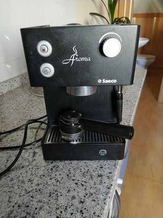 Cafetera Saeco Aroma de segunda mano por 90 EUR en León en WALLAPOP