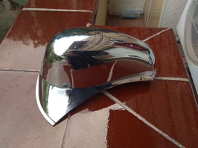 Embellecedor derecho keeway superlight.