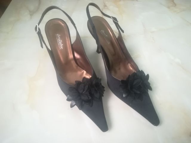 Zapatos de tacón negros