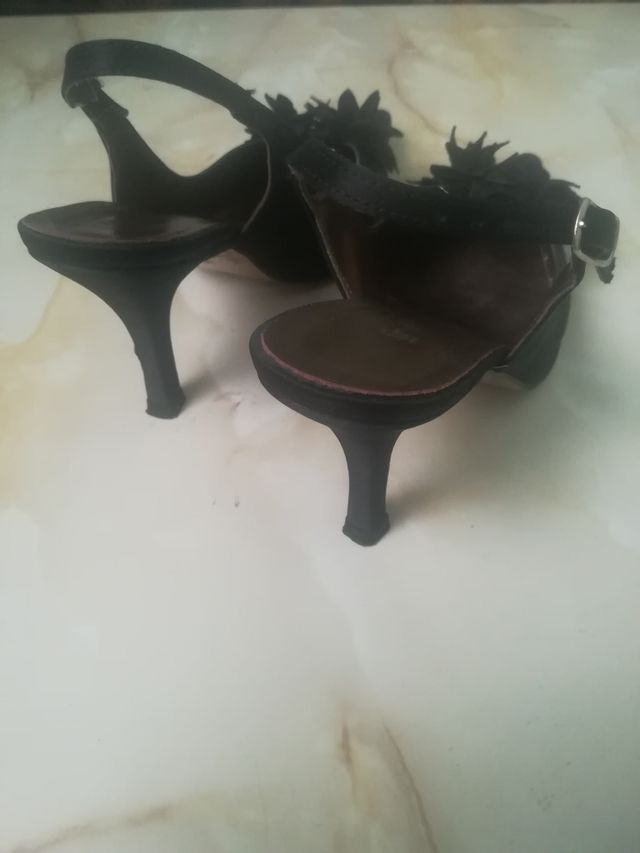 Zapatos de tacón negros