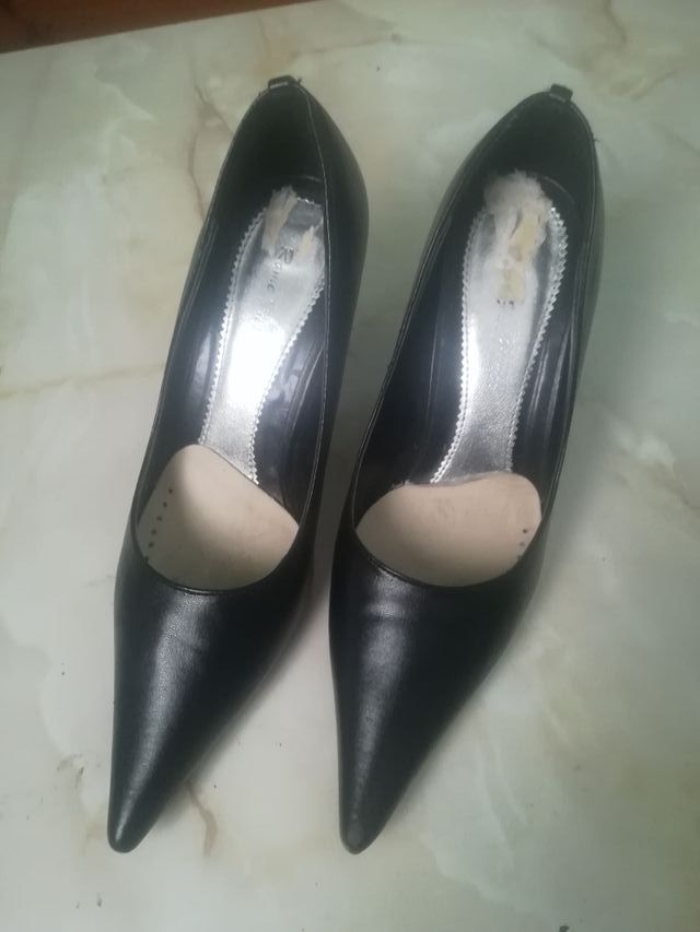 Zapatos de tacón negros