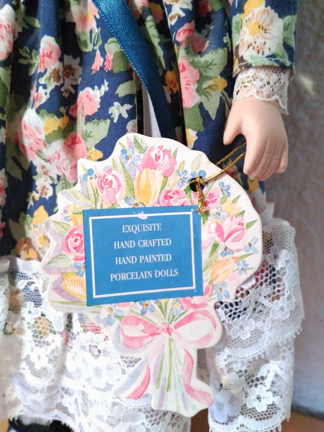 Muñeca de porcelana Elizabeth