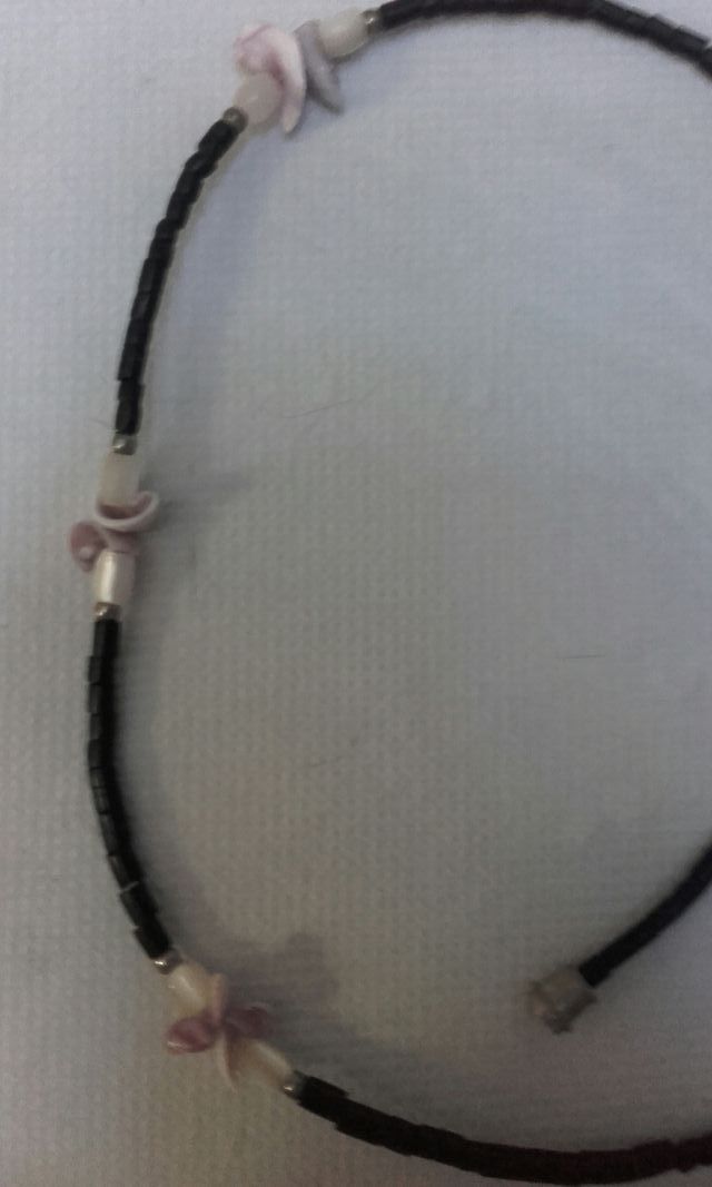 Girocollo con cristalli e madreperla