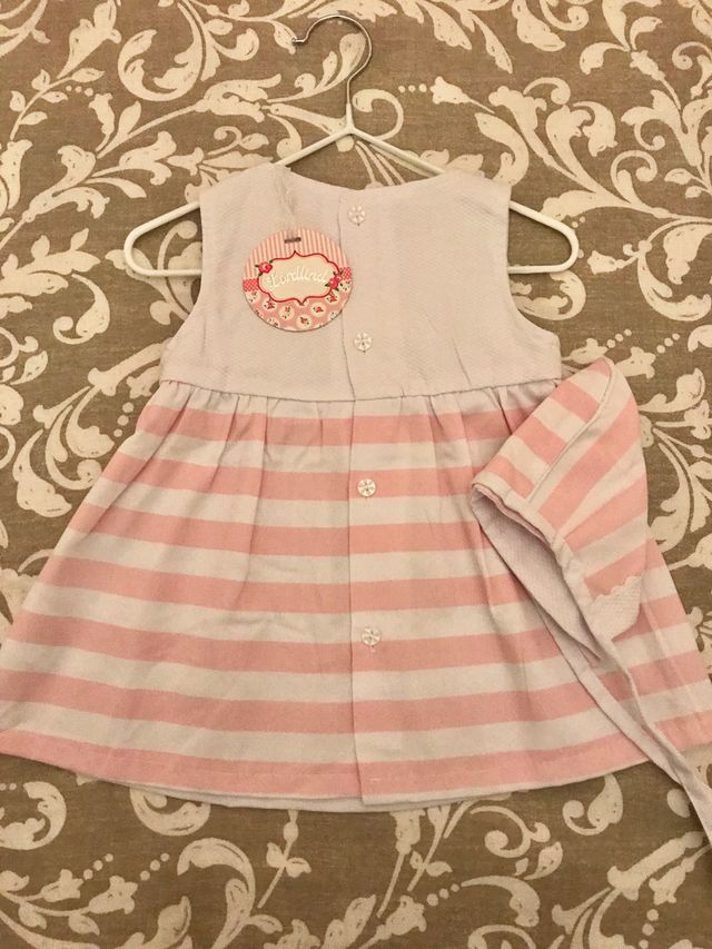 Vestido bebé talla 9-12 meses nuevo a estrenar