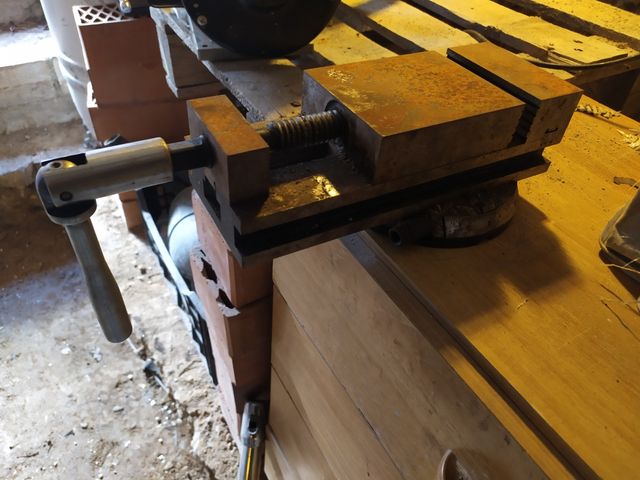 tornillo de banco angular.