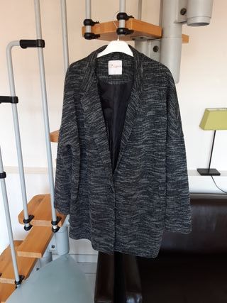 Abrigo mujer t.L de segunda mano por 29 EUR en Madrid en WALLAPOP