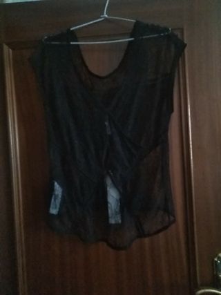 camiseta lencera negra stradivarius