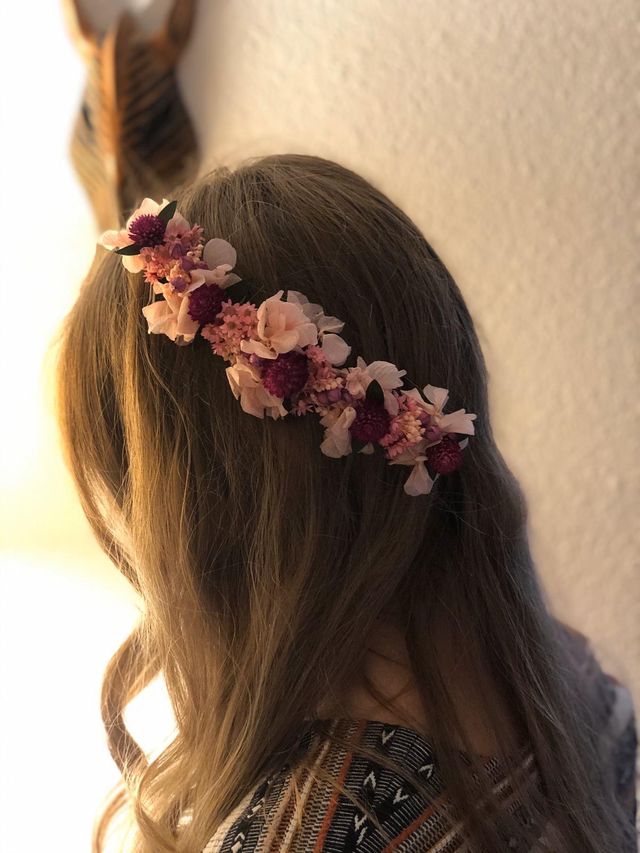 Tocado de flores preservadas