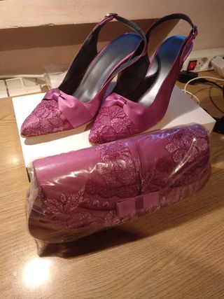 Zapatos + bolso Azalea Novias de segunda mano por 70 EUR en Sarriguren en  WALLAPOP