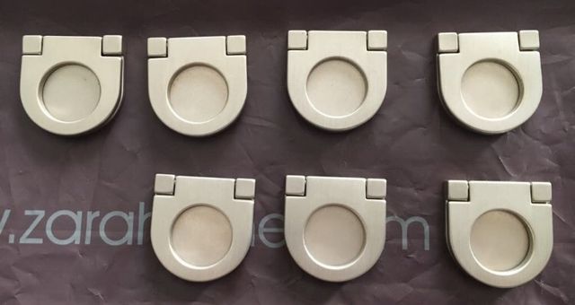 7 Tiradores de acero inoxidable