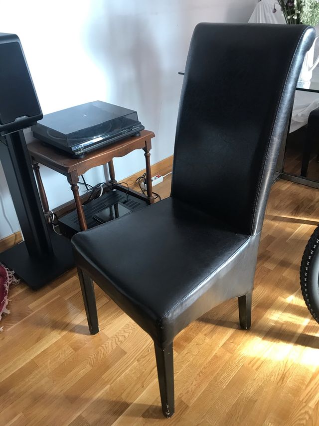 Silla de cuero comedor de segunda mano por 30 € en Madrid en WALLAPOP