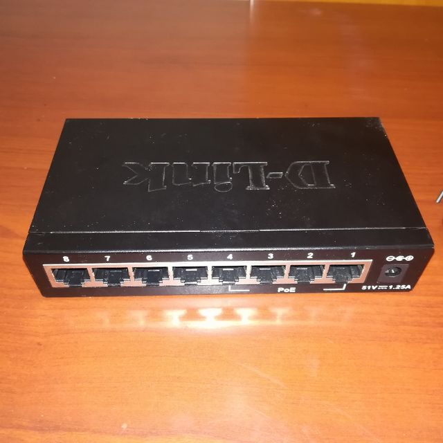 Interruttore D-Link DES-1008PA