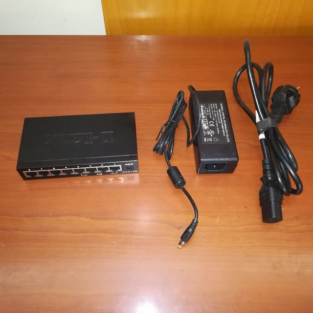 Interruttore D-Link DES-1008PA