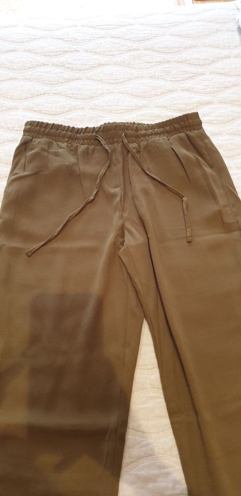 Pantalón verde kaki