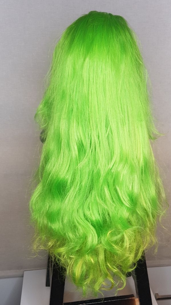 peluca verde y amarillo