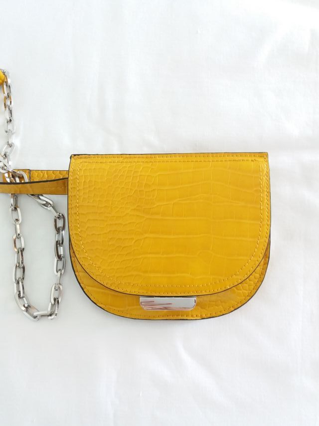 Riñonera efecto coco Zara