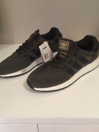 {keywor d} zapatillas adidas militar