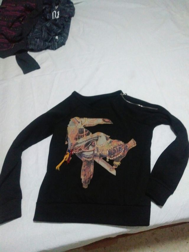 Sudadera mujer negra.