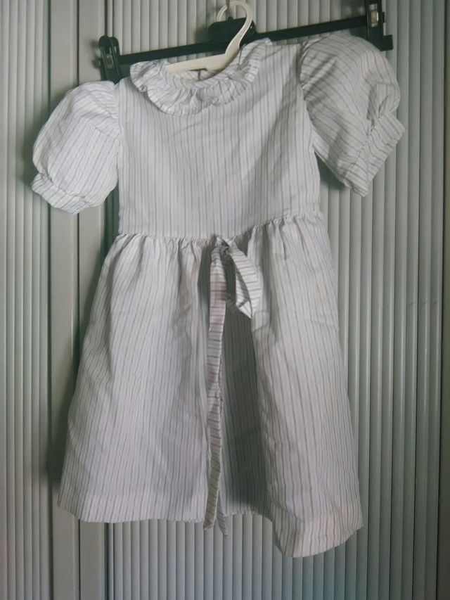 lote de vestidos de niñas. a colores 