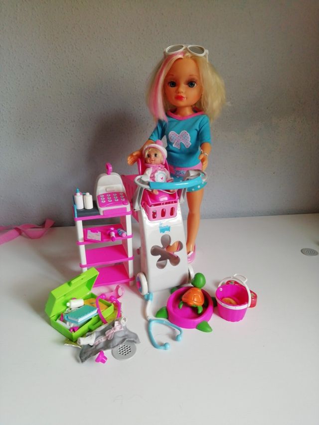 Nancy con bebé y accesorios