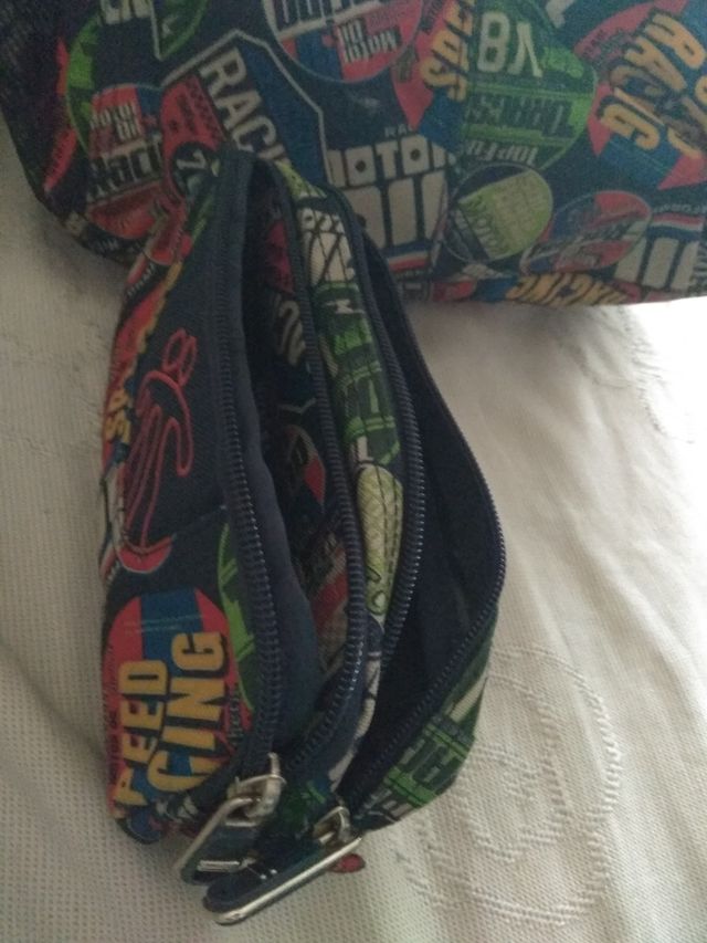 Mochila y estuche Totto. Buen estado