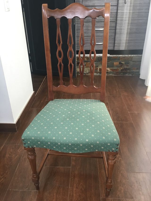 4 Sillas 10€ cada una