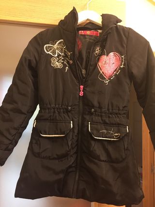 Abrigo Desigual 9 10 de segunda mano por 18,5 € en Bilbao en Abrigo Desigual 9 10 de segunda mano por 18,5 € en Bilbao en