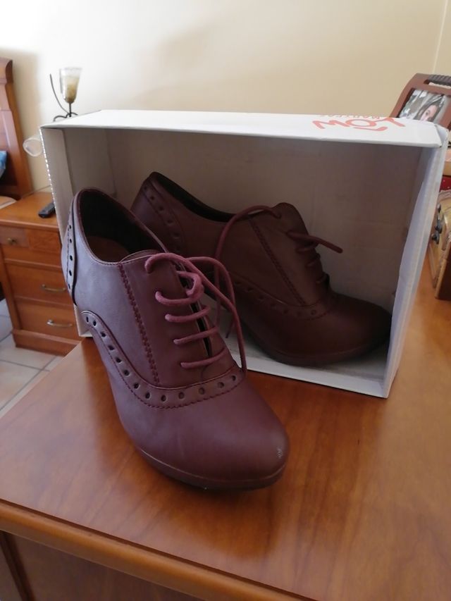 Zapatos mujer granate