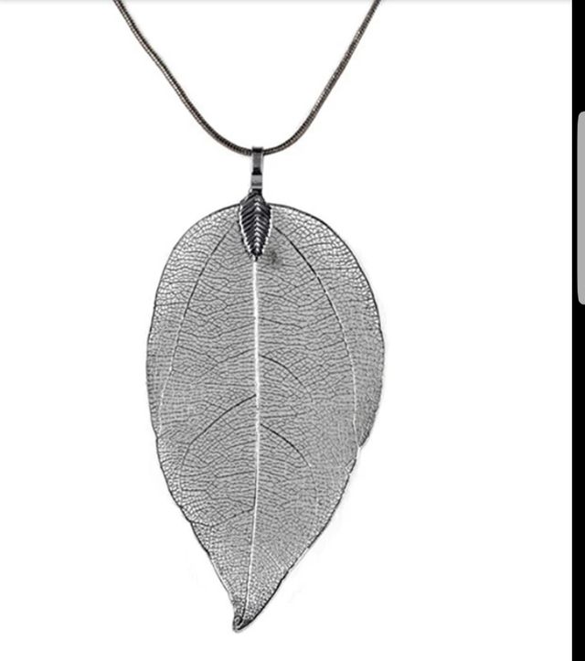 OFERTA!!! Bonito collar largo hoja