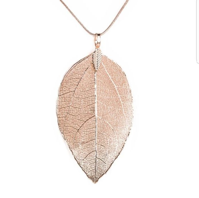 OFERTA!!! Bonito collar largo hoja