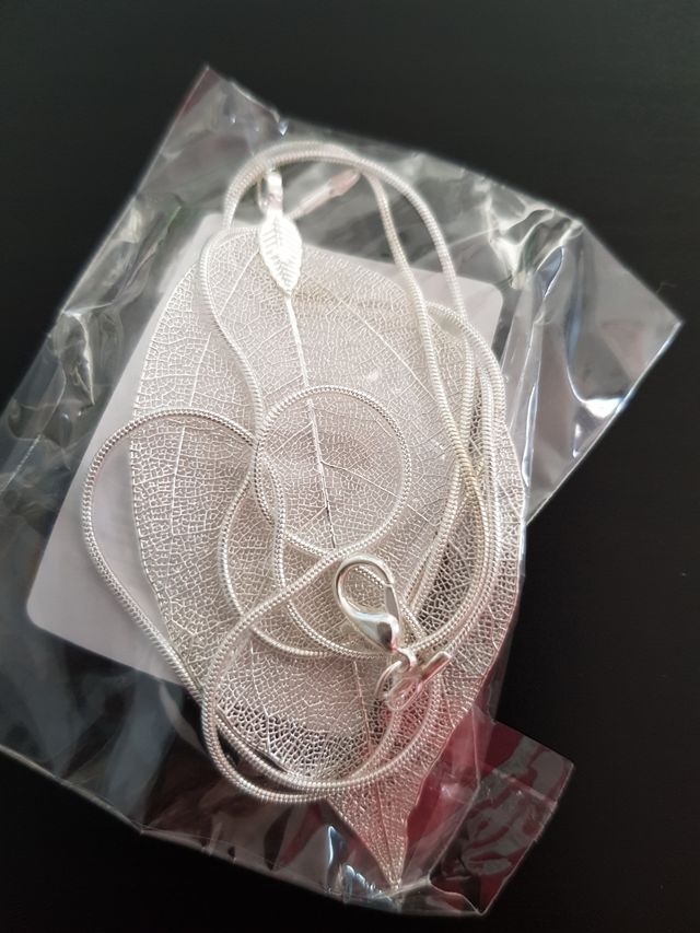 OFERTA!!! Bonito collar largo hoja